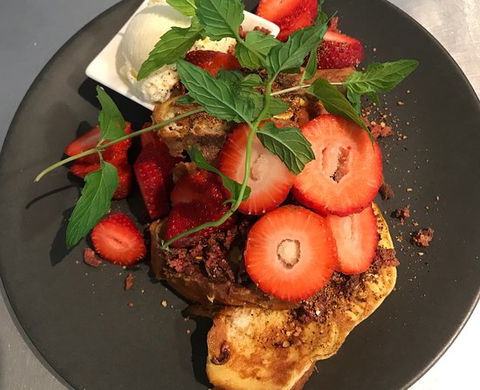 Runway Bar & Resturant - Dentists Australia 0
