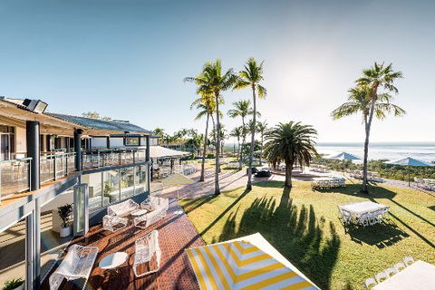 The Bay Club - Dentist Search 0