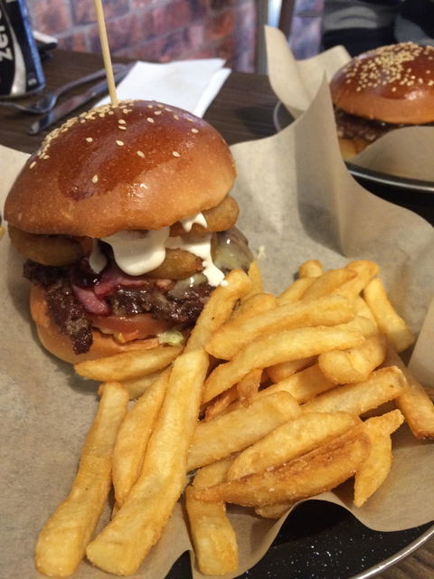 Burger Republic Hyde Park - Dentist Find 14