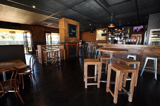 Capricorn Bar and Grill