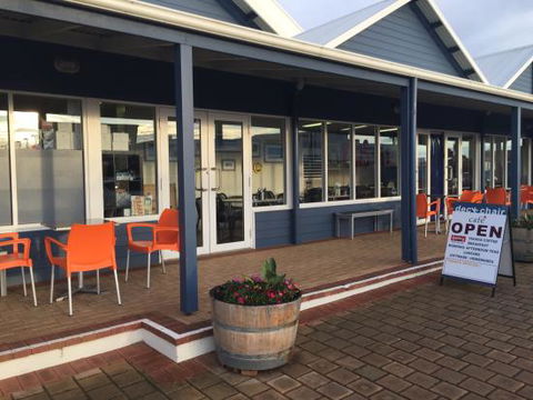 DeckChair Cafe - Dentist Find 0