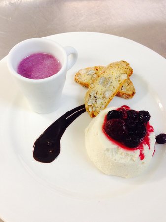 Flutes Restaurant - Dentist Find 0