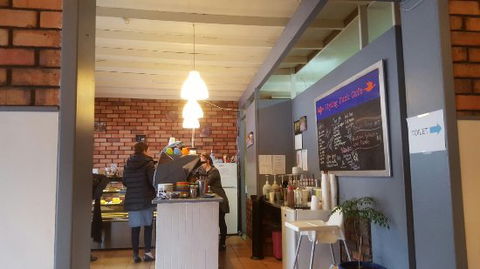 Flying Duck Cafe - Dentist Find 0