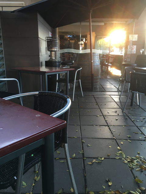 Hyde Park Tavern - Dentist Find 4