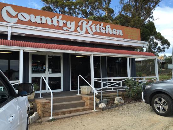 Selena's Ravy Country Kitchen
