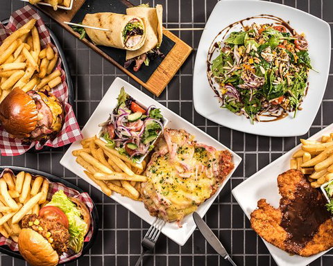 Seven Stars Hotel Restaurant - Dentist Find 0