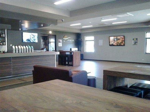 Spinifex Hotel - Dentist Find 0