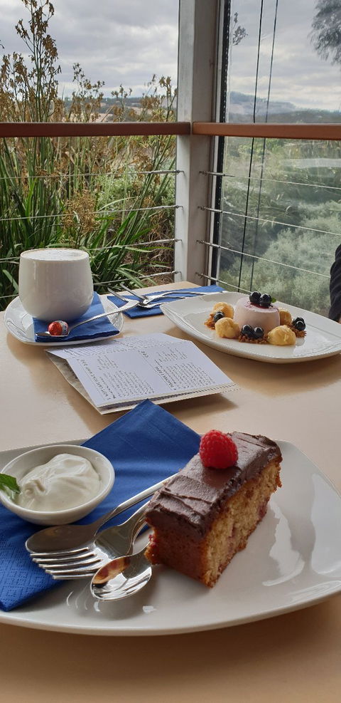 Windrush Wines And Cafe - Dentist Find 5