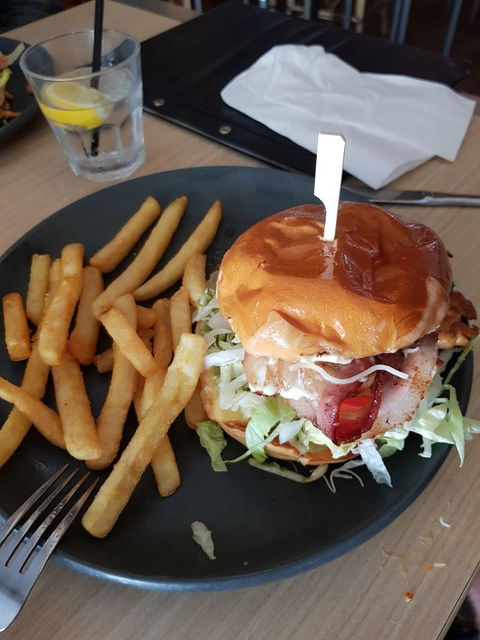 Bacchus Wine Bar - Dentist Find 7