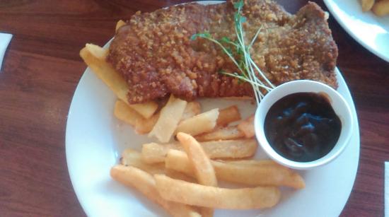 Dining at the Findon Hotel