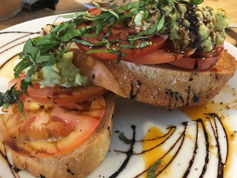 The Organik Store & Cafe - Dentist Find 0