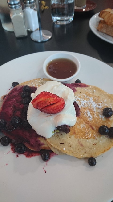 Dolci Cafe - Dentist Find 9