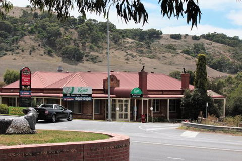 Mount Compass Tavern - Dentist Search 0