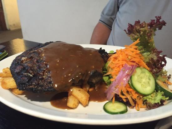 Plough and Harrow Pub and Restaurant