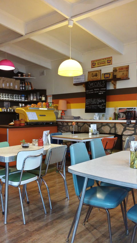 The Golden Fleece Cafe - Dentist Find 8
