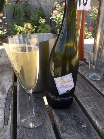 Barristers Block Cellar Door - Dentist Find 0