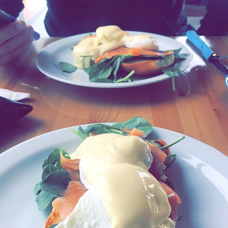 Breeze Bistro - Dentist Search 0