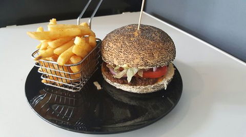 Clara's Coffee Lounge - Dentist Find 0