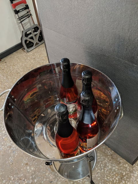 Dell'uva Wines - Dentist Find 3