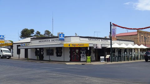 Moonta Hotel - Dentists Australia 0