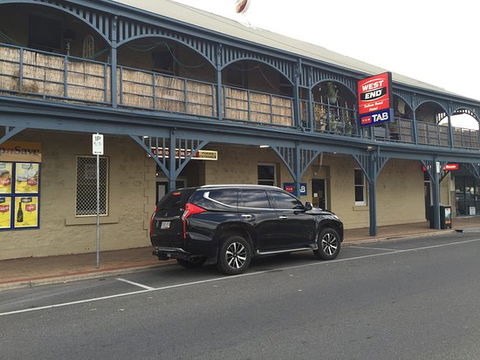 Tailem Bend Hotel And Restaurant - Dentist Find 0