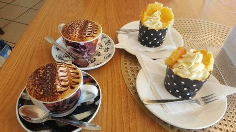 View At 85 Cafe - Dentist Search 0