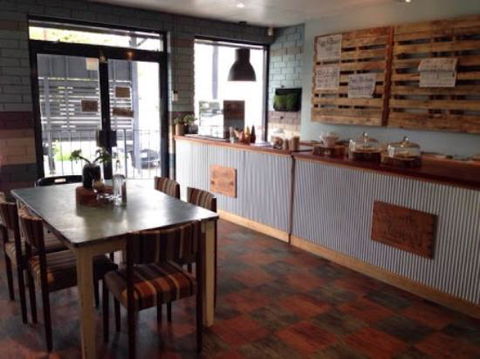 Walk The Talk Kitchen - Dentist Find 0