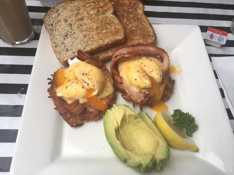 Cafe107 Latrobe Terrace - Dentist Find 0