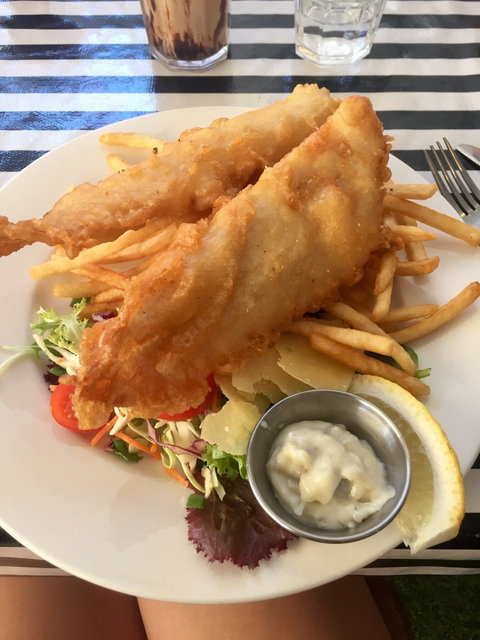 Cafe107 Latrobe Terrace - Dentist Find 6