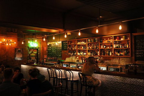 Embassy Craft Beer Bar - Dentist Find 0