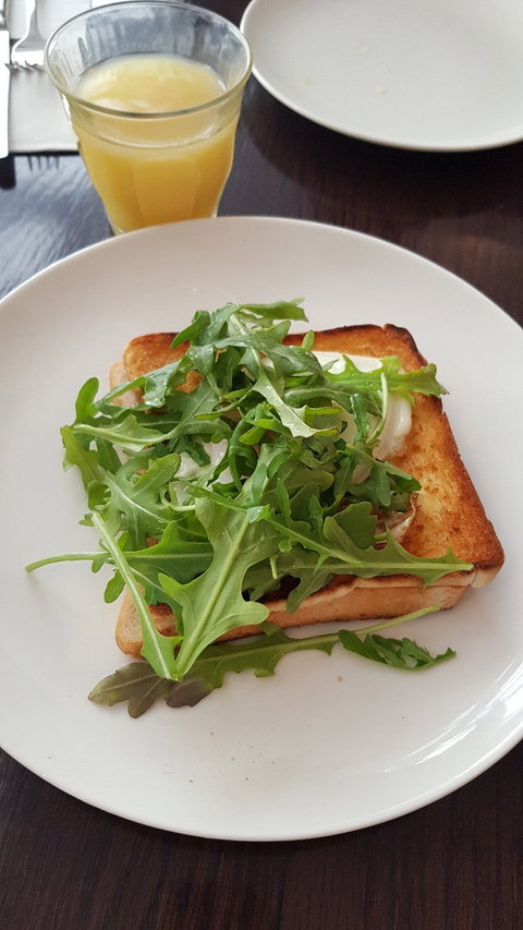 Lennons Restaurant & Bar - Dentist Find 1