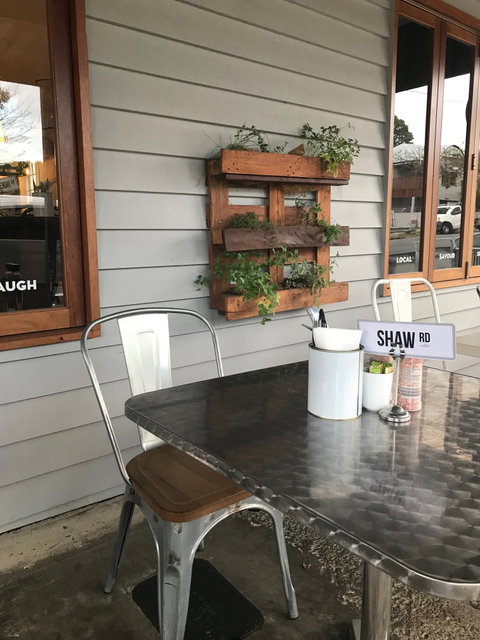Let Minnow Cafe - Dentist Find 2