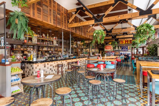 Main St Bar  Eatery