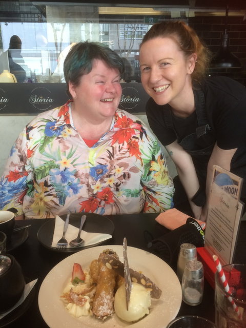 Storia On Queen - Dentist Find 1