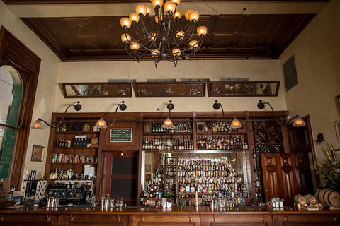 The Gresham Bar - Dentist Find 0