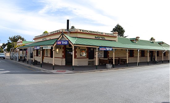 Troubridge Hotel Motel