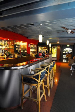 Alexander's Bar And Restaurant - Dentist Find 0