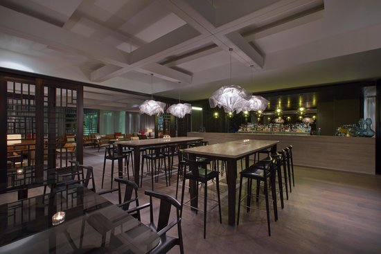 Pearls Bar