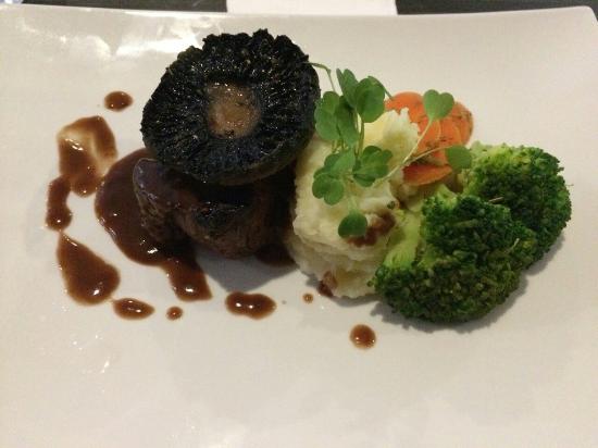 Seren8 Restaurant Bar