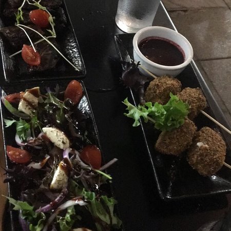 Laguna Tapas  Wine