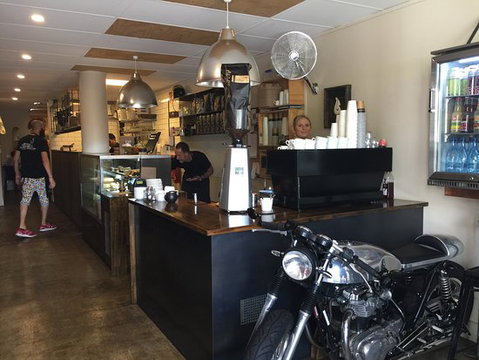 One Roof Eatery - Dentist Search 0