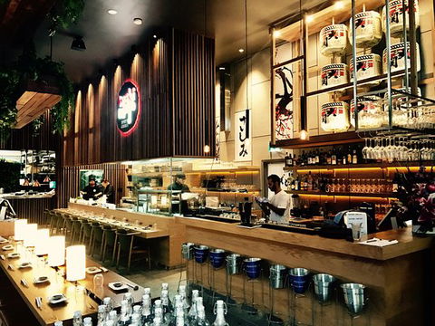 MakiMoto Noosa - Dentist Find 0