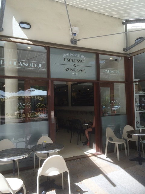 Noosa Hot Bread Shop - Dentist Find 2