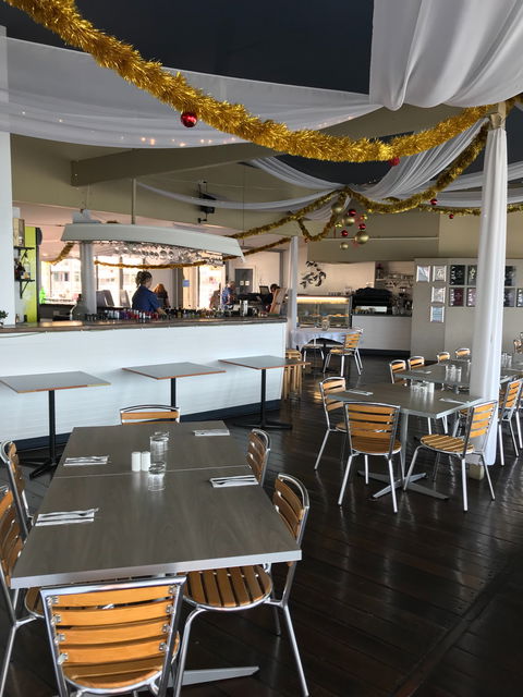 River Deck Restaurant - Dentist Find 4