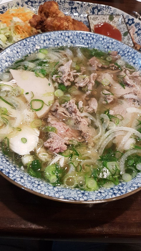Vietnamese Colour Restaurant - Dentist Find 2