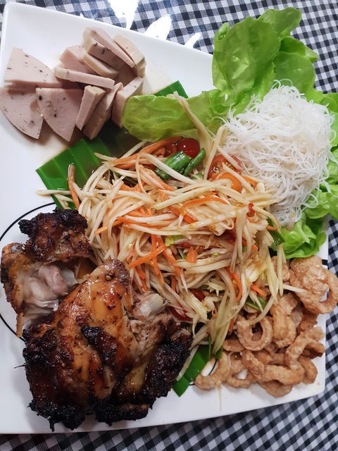 CB Thai Cuisine - Dentist Find 4
