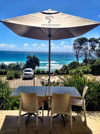 Manta Ray Bistro At Stradbroke Island Beach Hotel - Dentist Find 0