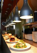 Manta Ray Bistro At Stradbroke Island Beach Hotel - Dentist Find 3