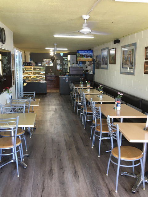 Sandbar Cafe & Restaurant - Dentist Find 5