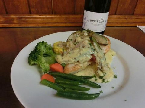 BRISBANE VALLEY TAVERN - Dentist Search 0